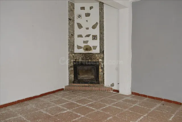¡GRAN CASA ADOSADA DE 351 M2 CON ENORME POTENCIAL EN ALGECIRAS! — 5