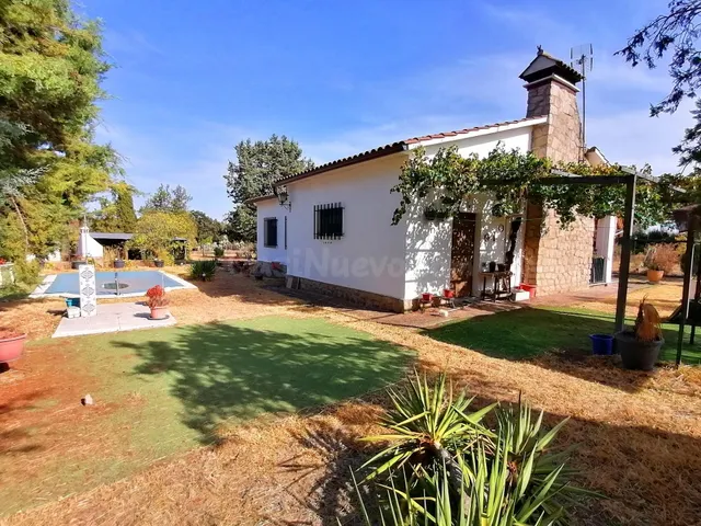 Chalet con Piscina en el Monte del Casar de Cáceres - Oportu