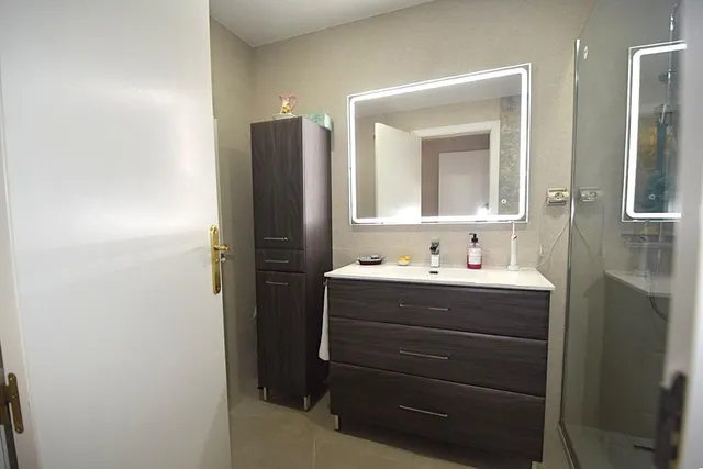 Vivienda de 4 dormitorios en una de las mejores zonas de rivas — 29