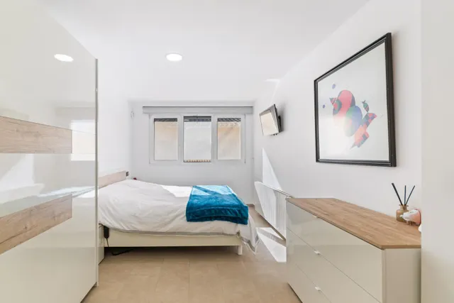 Casa adosada impecable de 4 dormitorios, placas solares y excelente ubicación en Empuriabrava. — 49