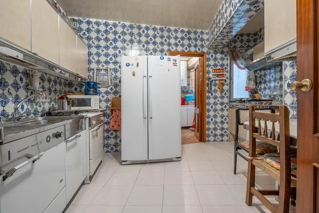 Pisazo en venta en calle Obispo Hurtado — 32