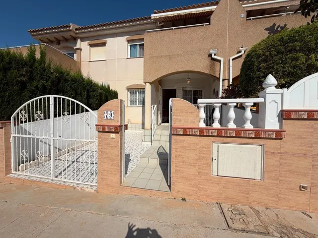 Casa de una sola planta en Aguas Nuevas con 2 dormitorios, 1