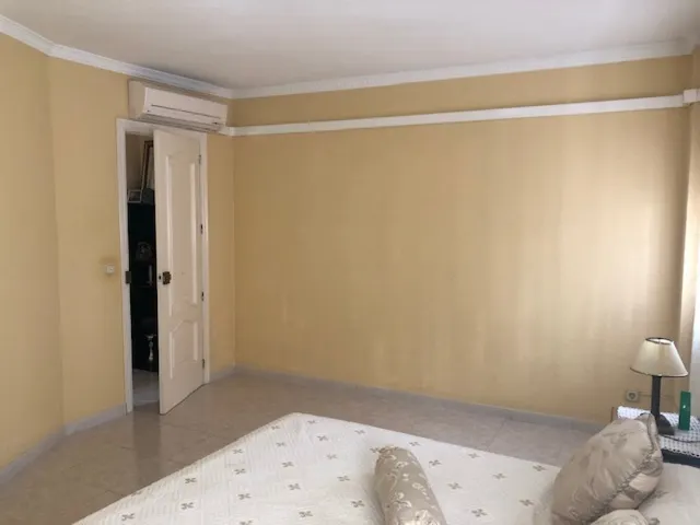 Edificio con piso dúplex y local en planta baja en el centro de Alhaurin de la Torre. — 25