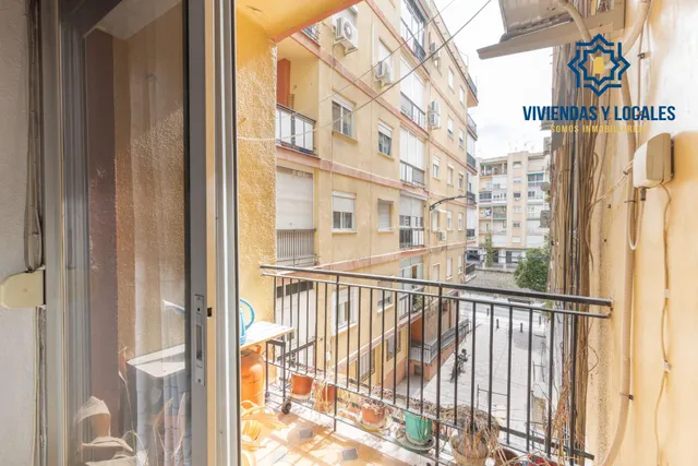 Piso amplio de tres dormitorios en ribera del genil-camino de ronda — 9