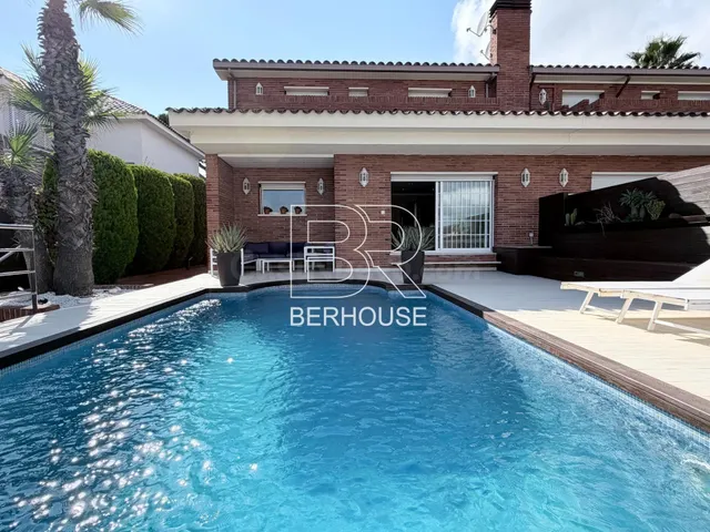 Casa con piscina privada y espectaculares vistas al mar, des - foto 2