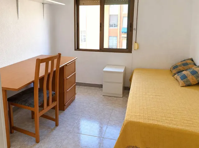 Piso de 65 m2 con 3 habitaciones y ascensor — 7