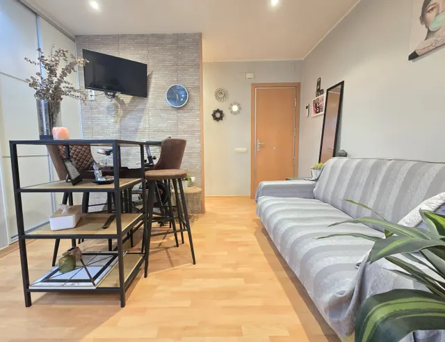 PRECIOSO y PRÁCTICO PISO para entrar a vivir -Zona Carrer Ample/ Pl. LLibertat de Reus- — 10