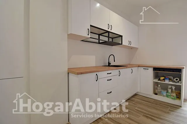 Casa reformada con terraza y garaje en el centro — 17