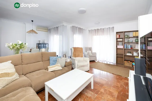 Piso y cochera en venta junto Acera de Darro. — 16