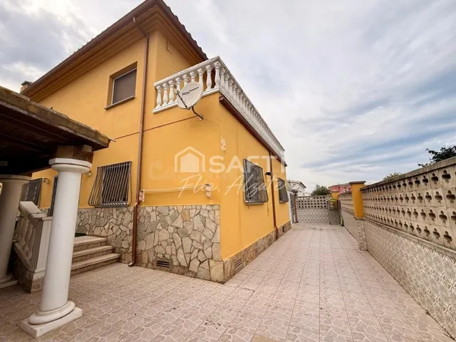 Preciosa casa en urbanización Masnou - foto 4