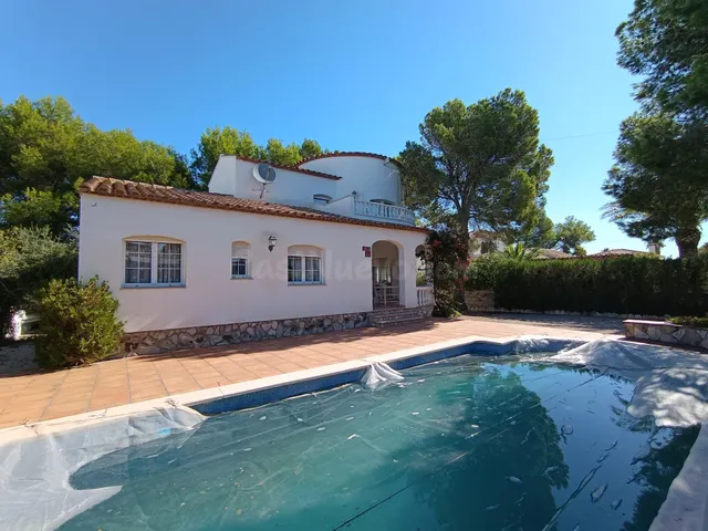 Preciosa casa con piscina a un paso de la playa en Las Tres  - foto 4