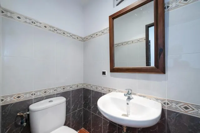 DOS CHALETS  A 100 METROS DE LA PLAYA, RINCON DE LA VICTORIA — 57