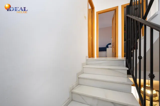 MARAVILLOSA CASA  A POCOS MINUTOS DEL CENTRO DE LA ZUBIA — 19