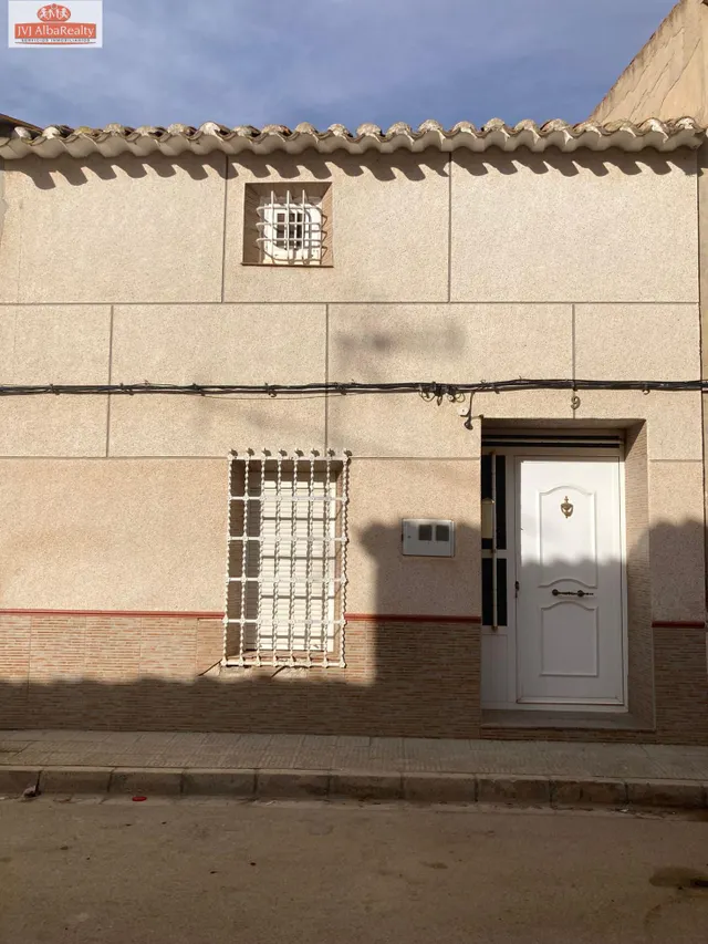 CASA EN PLANTA BAJA SEMIREFORMADA EN LAS CASAS DE JUAN NUÑEZ. — 27