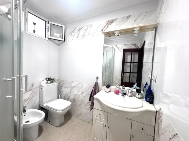 SE VENDE PISO EN CALLE MAESTRO ÁLVAREZ BEIGBEDER — 17