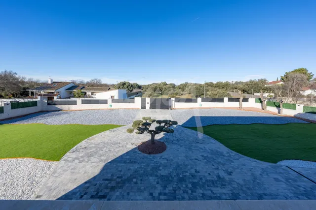 Chalet de lujo en venta en Colmenarejo con piscina climatizada — 35