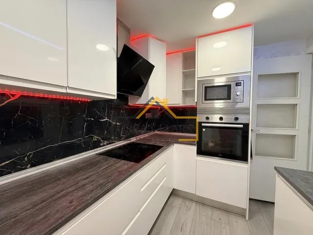 Luminoso piso de 3 habitaciones . — 9