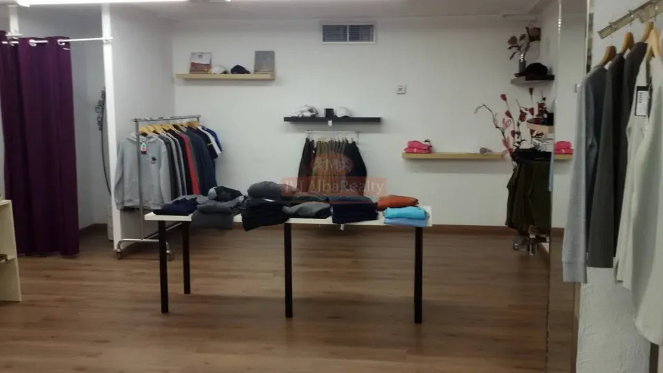 LOCAL COMERCIAL EN ALQUILER ZONA PREMIUM COMERCIAL