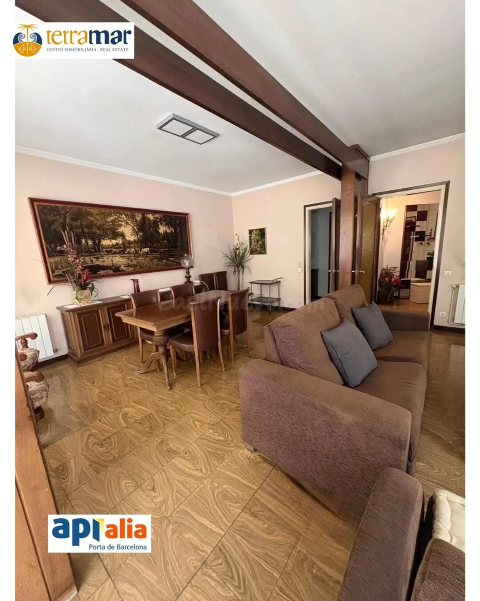 AMPLIO PISO CERCA DE RAMBLA SANT FELIU DE LLOBREGAT 5 HAB + PARKING + ASCENSOR