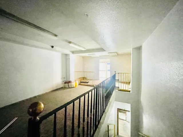 SE VENDE LOCAL COMERCIAL !!INMEJORABLE UBICACIÓN!! — 8