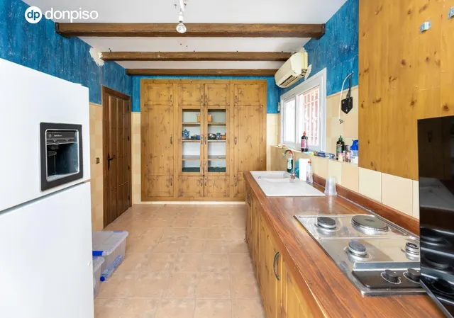CHALET EN EL BARRIO DE MONACHIL — 38
