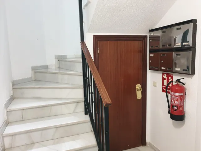 Piso junto calle san anton y recogidas — 12