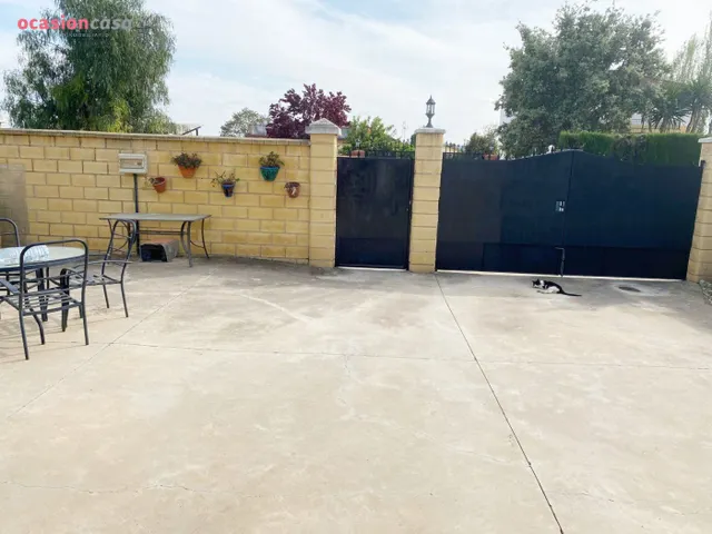 PARCELA DE 700 m2 , con 2 casas equipadas de cocina , habitaciones , baños ...! — 6