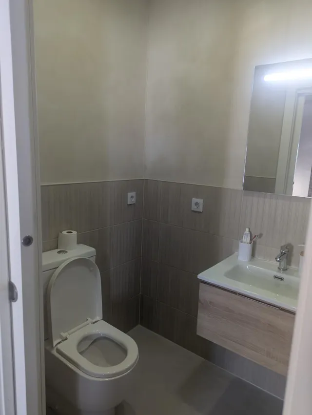 Casa en barri antic – totalmente rehabilitada – 3 lavabos completos — 21