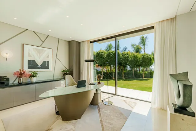 VILLA DE LUJO EN URBANIZACIÓN LA QUINTA, BENAHAVIS — 16