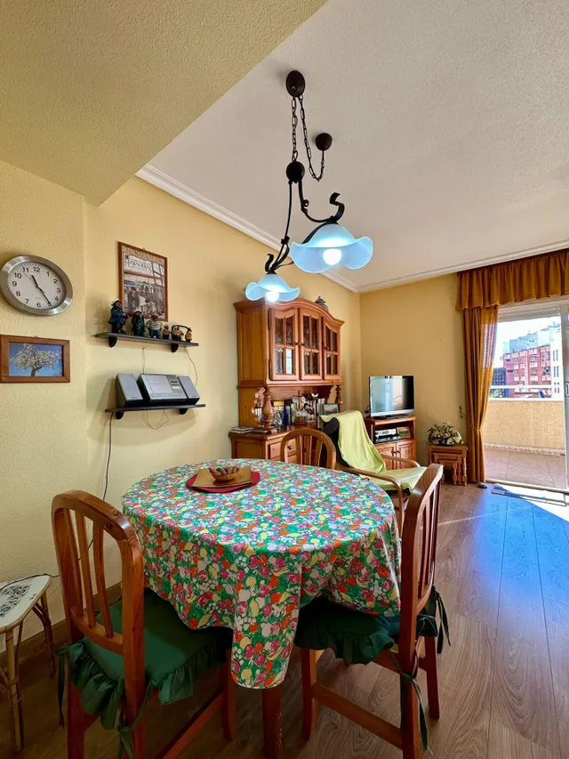 Se vende piso con garaje cerrado y terraza de 10 m2 en Torrevieja — 11
