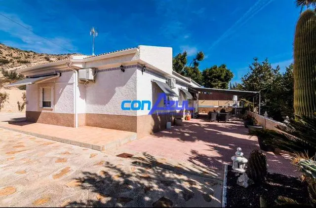 CHALET  A  UN PASO DE ELCHE, PLAYAS Y AEROPUERTO — 36