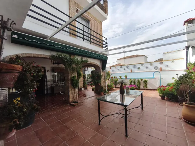 ESPECTACULAR CASA EN VENTA EN SAN ANTONIO (EL CARPIO) — 25