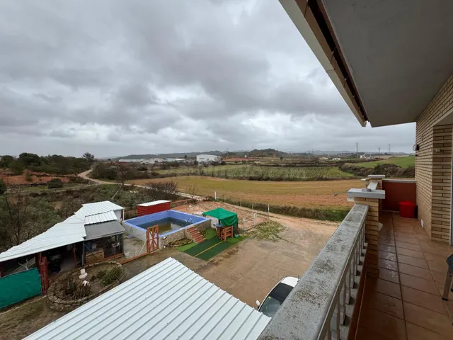 FANTASTICA CASA A LOS CUATRO VIENTOS EN EL SARRAL CON 4.400M - foto 5