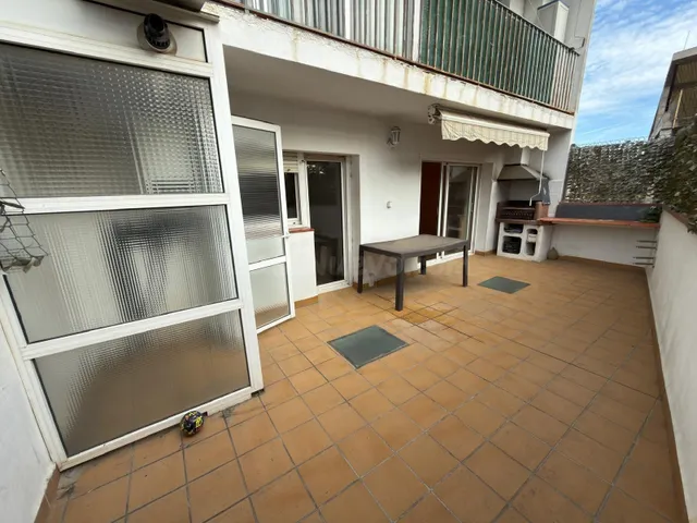 Espectacular piso con gran terraza con salida desde comedor,