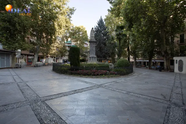 Plaza de garaje en pleno centro de Granada — 6