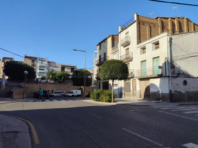 ¡AMPLIO PISO A LA VENTA EN LES BORGES BLANQUES! - foto 3