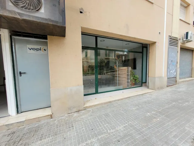 Amplio local alquilado para inversores en zona Bóbiles de Piera — 7