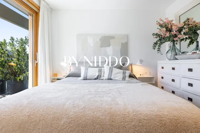 Exclusiva vivienda con dos espacios independientes, jardín privado y piscina en Can Mates — 38