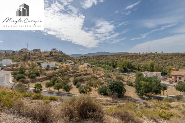 Terreno urbano de 750 m2 en Altos de La Zubia. Parcela 17, manzana M — 23