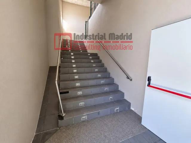 Espectacular nave comercial en alquiler en Arganda del Rey – primera línea de avenida principal — 14