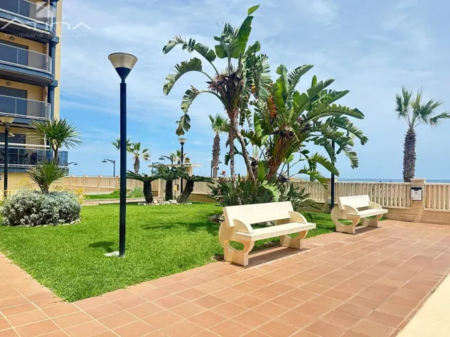 Apartamento con vistas abiertas al mar situado en primera línea de la playa de Guardamar — 3