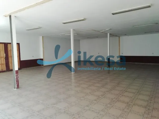 Venta de Local Comercial en Castilblanco, Badajoz. - foto 4