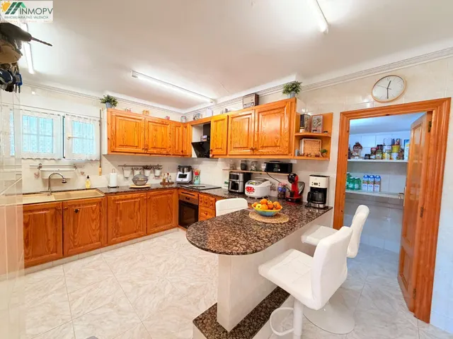Singular chalet de 319m2 con 2.000 m2 de parcela, piscina y apartamento independiente en vistabella Vinaròs! — 31