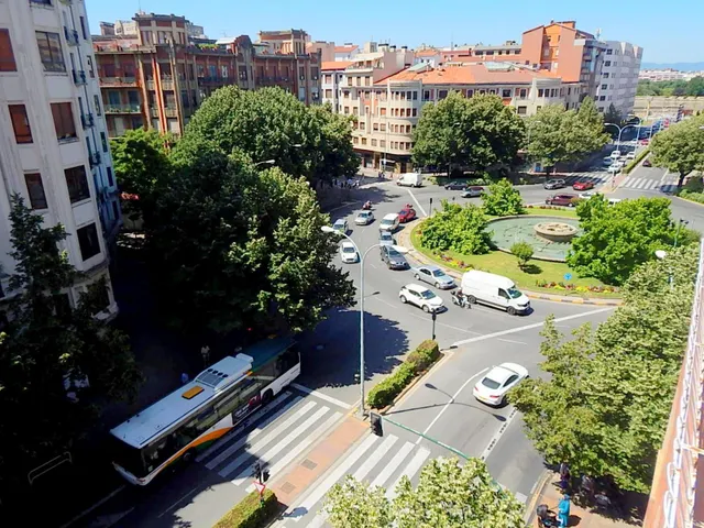 ETXEA Vende piso en el centro de Pamplona, 4 dormitorios, salón cocina, baño y aseo — 26