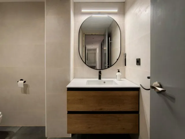 PISO DE 100 m2 CON 4 habitaciones EN LA ZONA DEL ESCORXADOR — 8