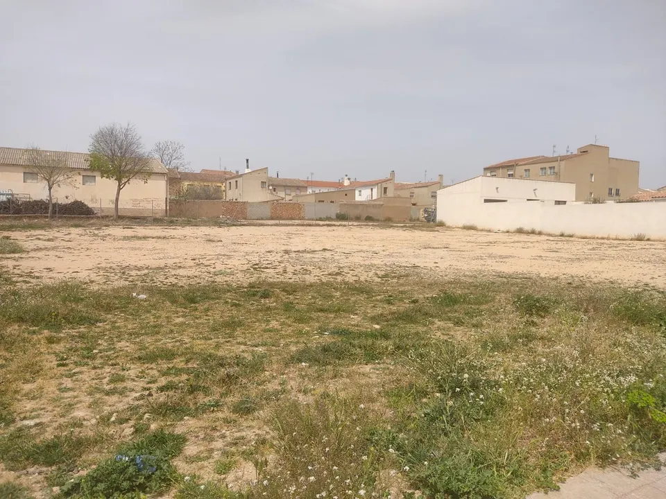 EXCELENTE SOLAR EN ALPERA EN UNA ubicación INMEJORABLA