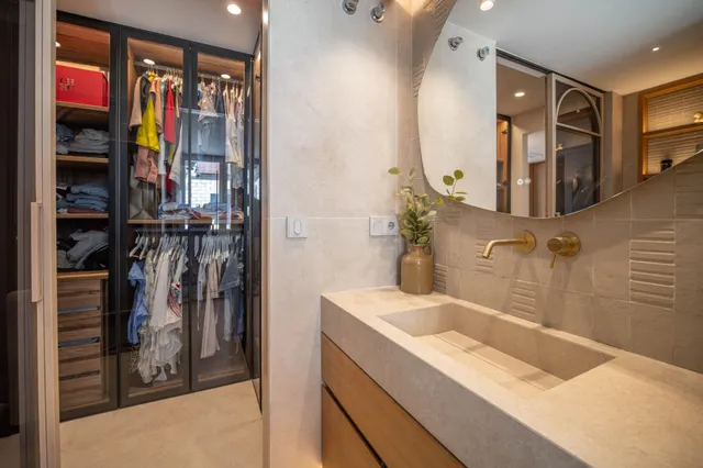 Impresionante Vivienda de Lujo con Diseño Moderno y Comodidades Exclusivas — 41