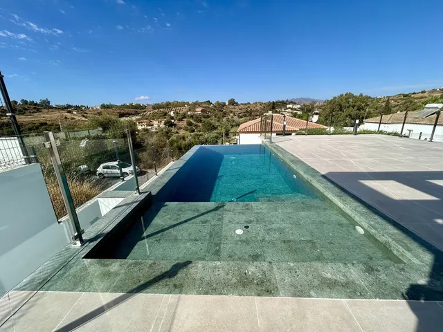 Chalet 4 habitaciones 385m² en venta - Riviera del sol — 6