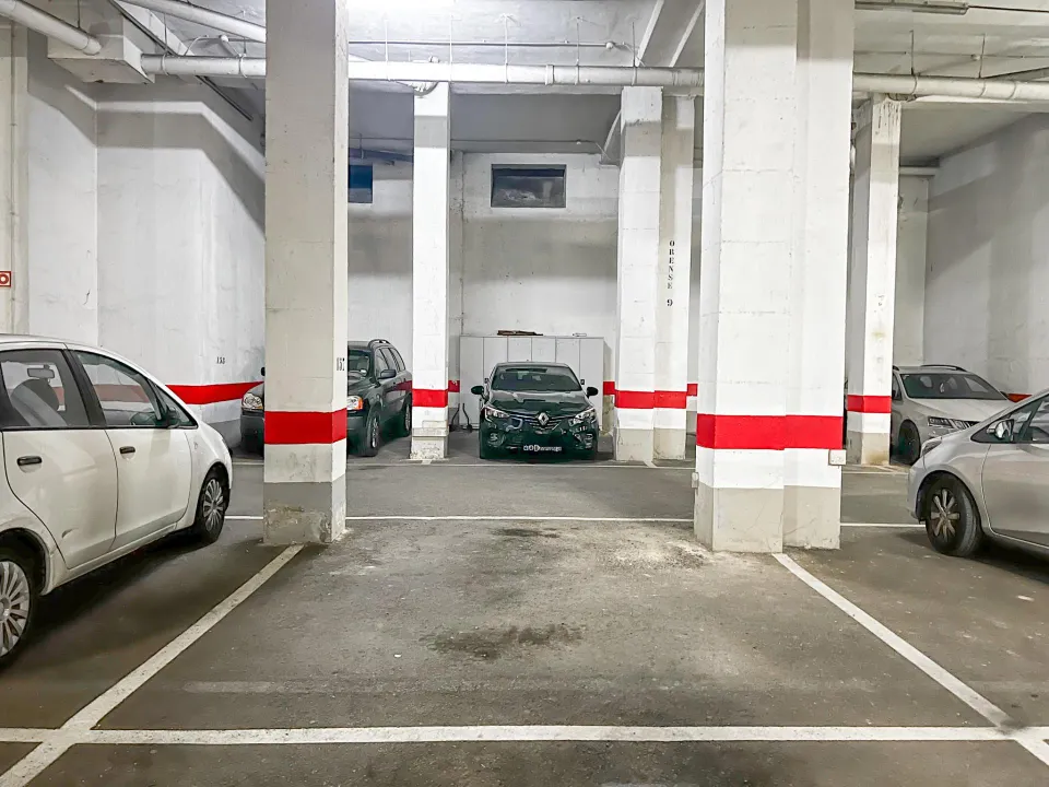 Plaza de Garaje para Coche en Venta en Ensanche Diputación