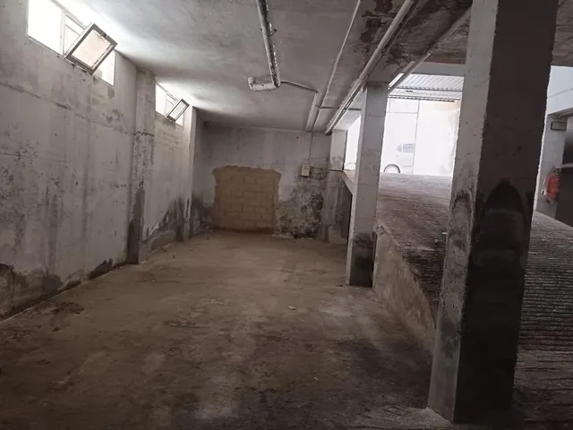 Se vende local para hacer trasteros en muy buena zona — 6